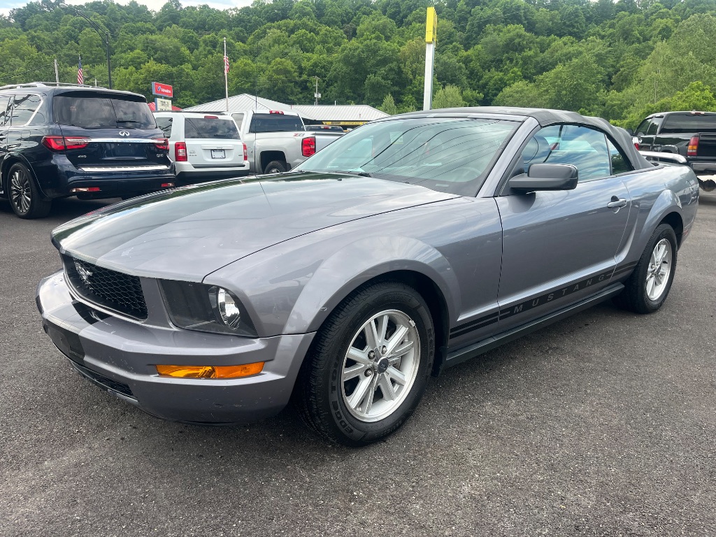 2006 Ford Mustang V6 Standard's photo