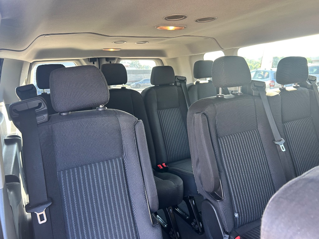 2017 Ford Transit Wagon XLT - Photo 7