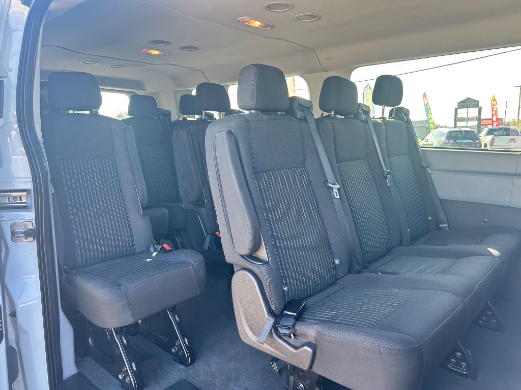2017 Ford Transit Wagon XLT - Photo 8