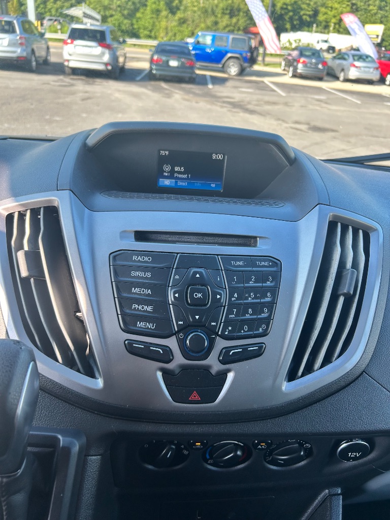 2017 Ford Transit Wagon XLT - Photo 10