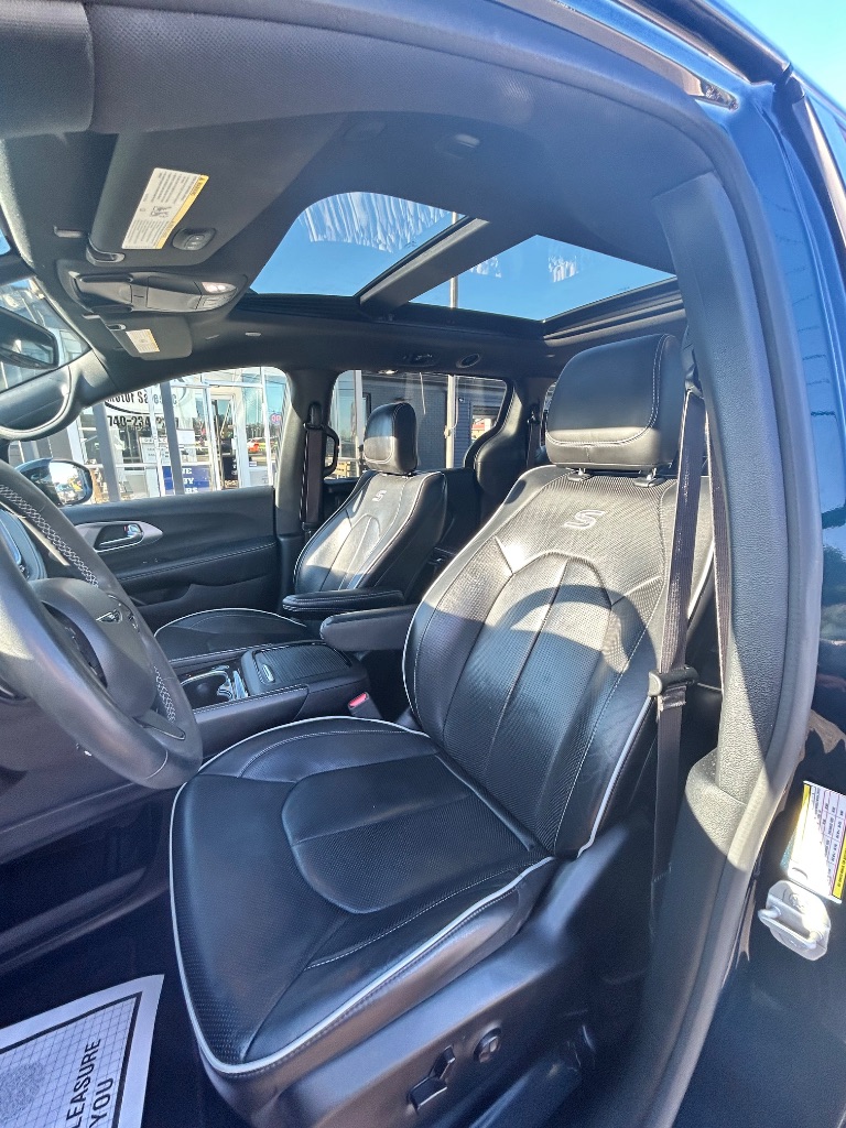2023 Chrysler Pacifica Limited - Photo 12
